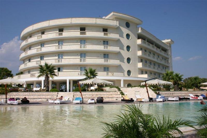Grand Hotel Dei Cavalieri Маруджо Екстериор снимка