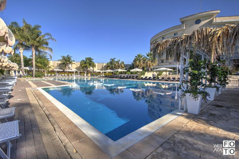 Grand Hotel Dei Cavalieri Маруджо Екстериор снимка